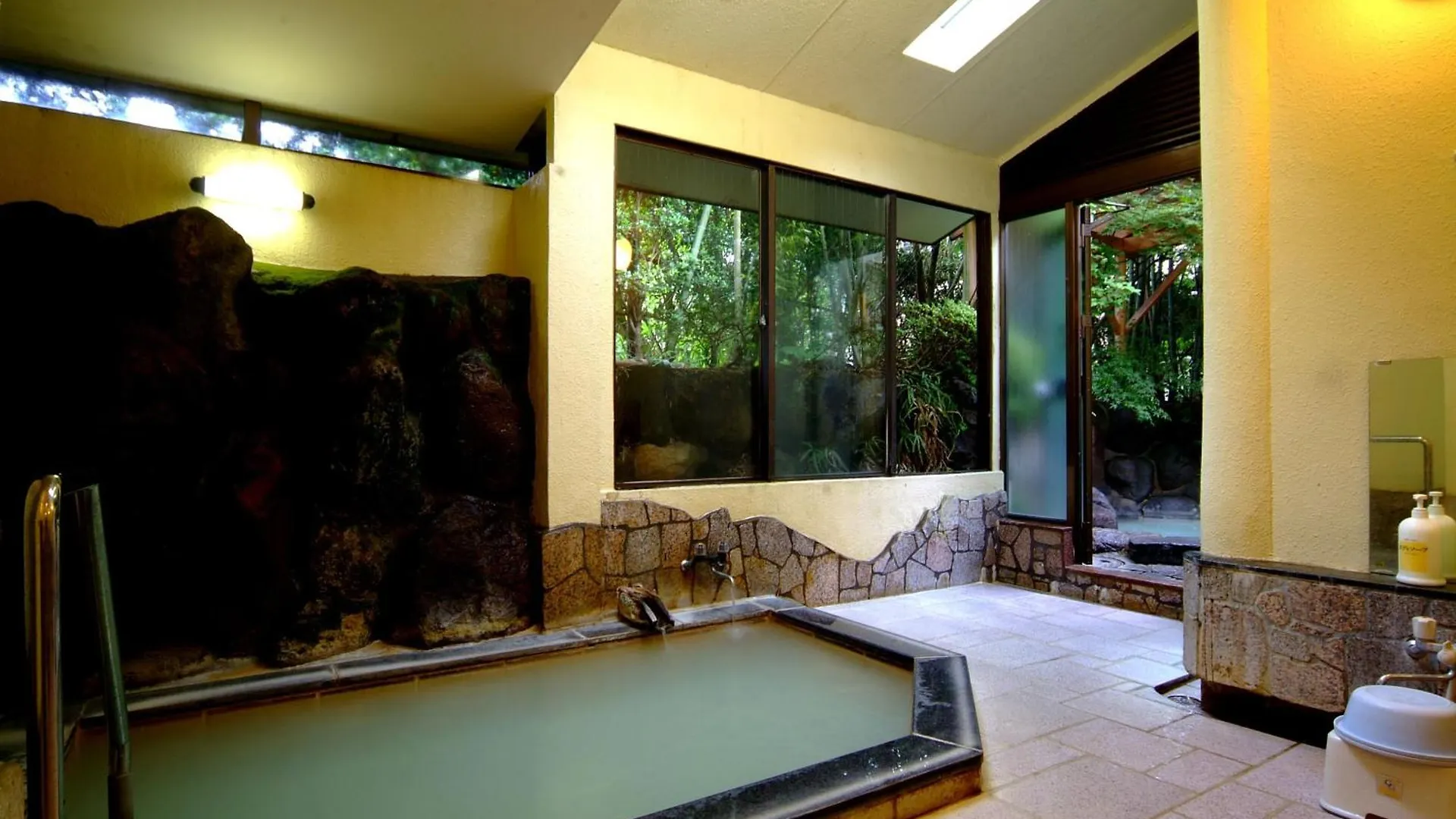Hotel Mitake Hakone Ryokan
