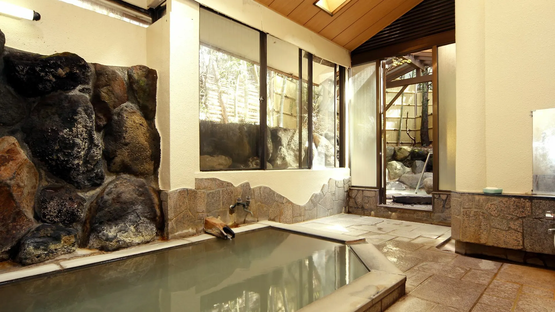 Hotel Mitake Hakone Ryokan